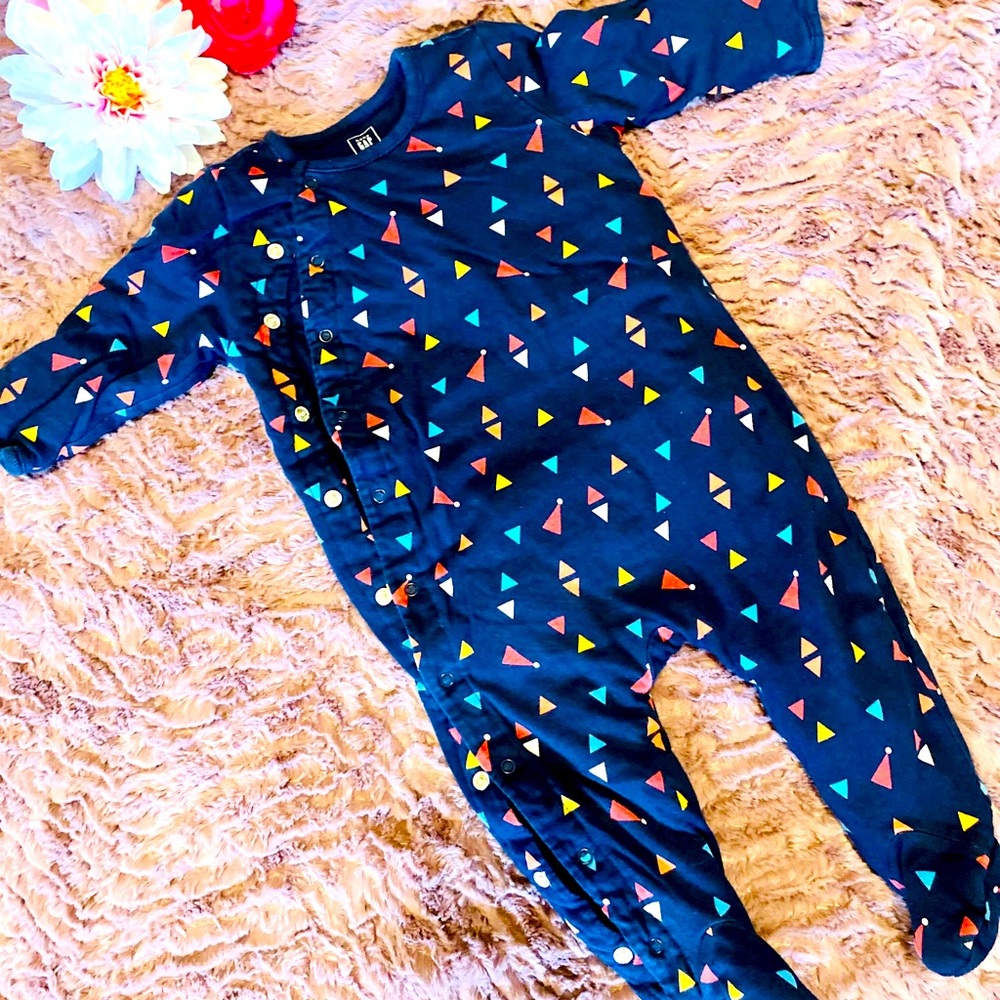 Gap 3-6 month snap closure heavy lined blue onesie